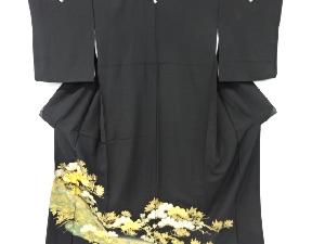 リサイクル　金彩笠松に葡萄模様刺繍留袖(比翼付き)